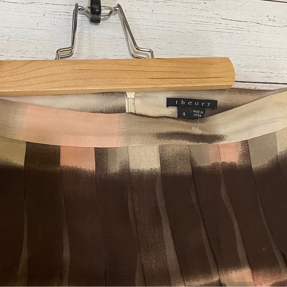 NWOT Designer | Theory | Ombré Silk Pleated Skirt - Picture 3 of 9